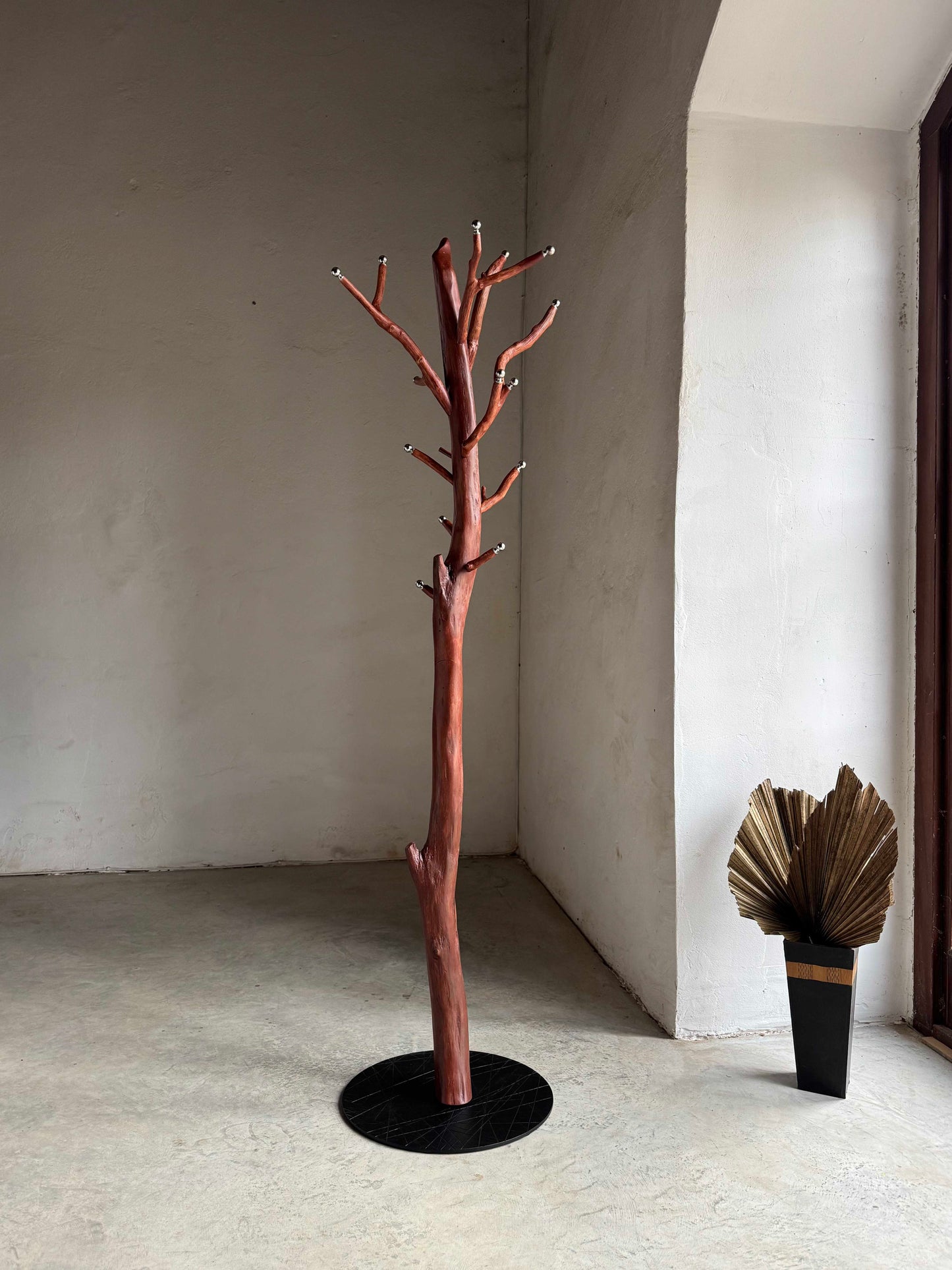 Tree-shaped coat rack Driftwood Coat Rack with Hazel Branch Hooks and Metal Knobs 
