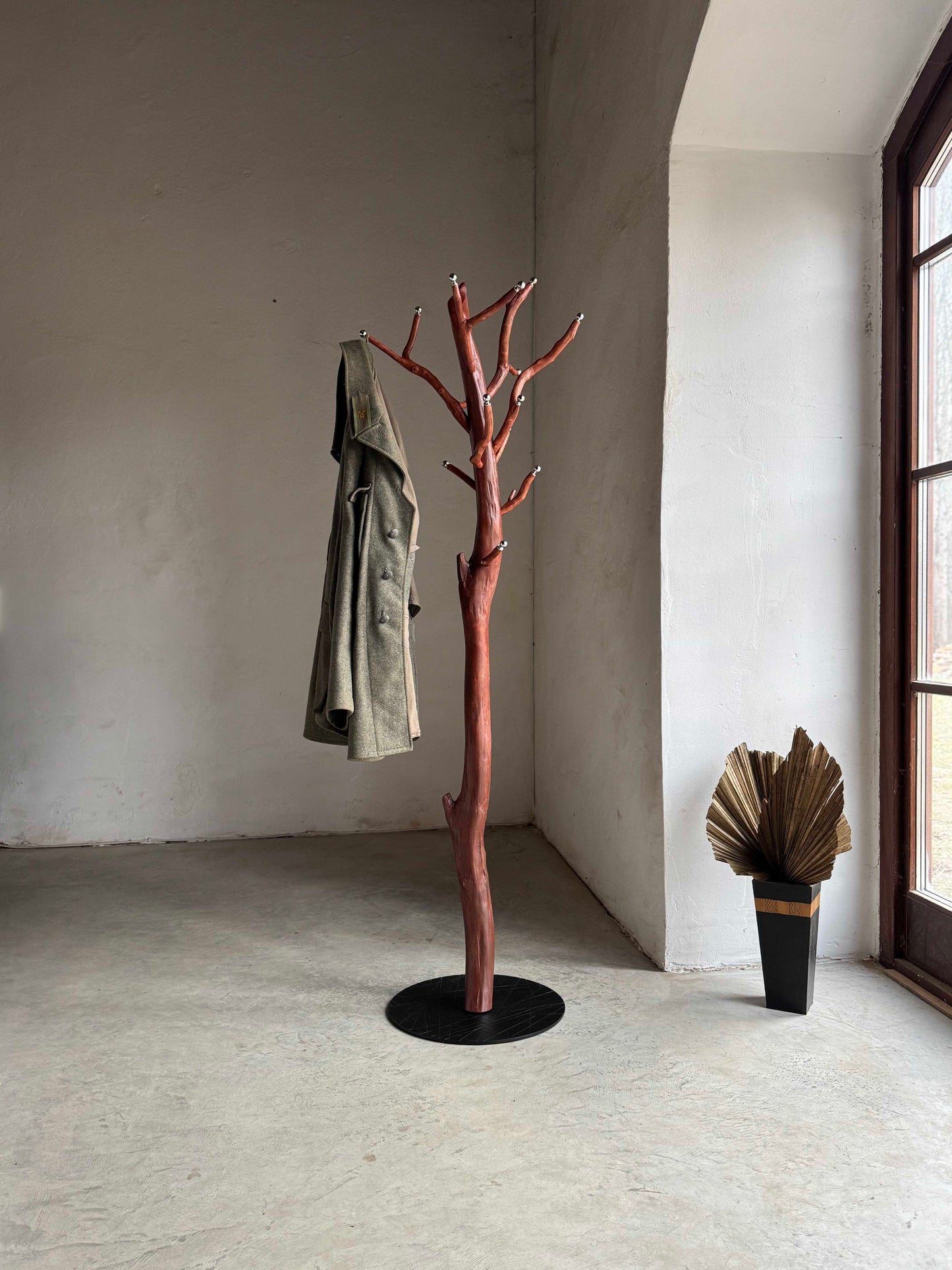 Tree-shaped coat rack Driftwood Coat Rack with Hazel Branch Hooks and Metal Knobs 