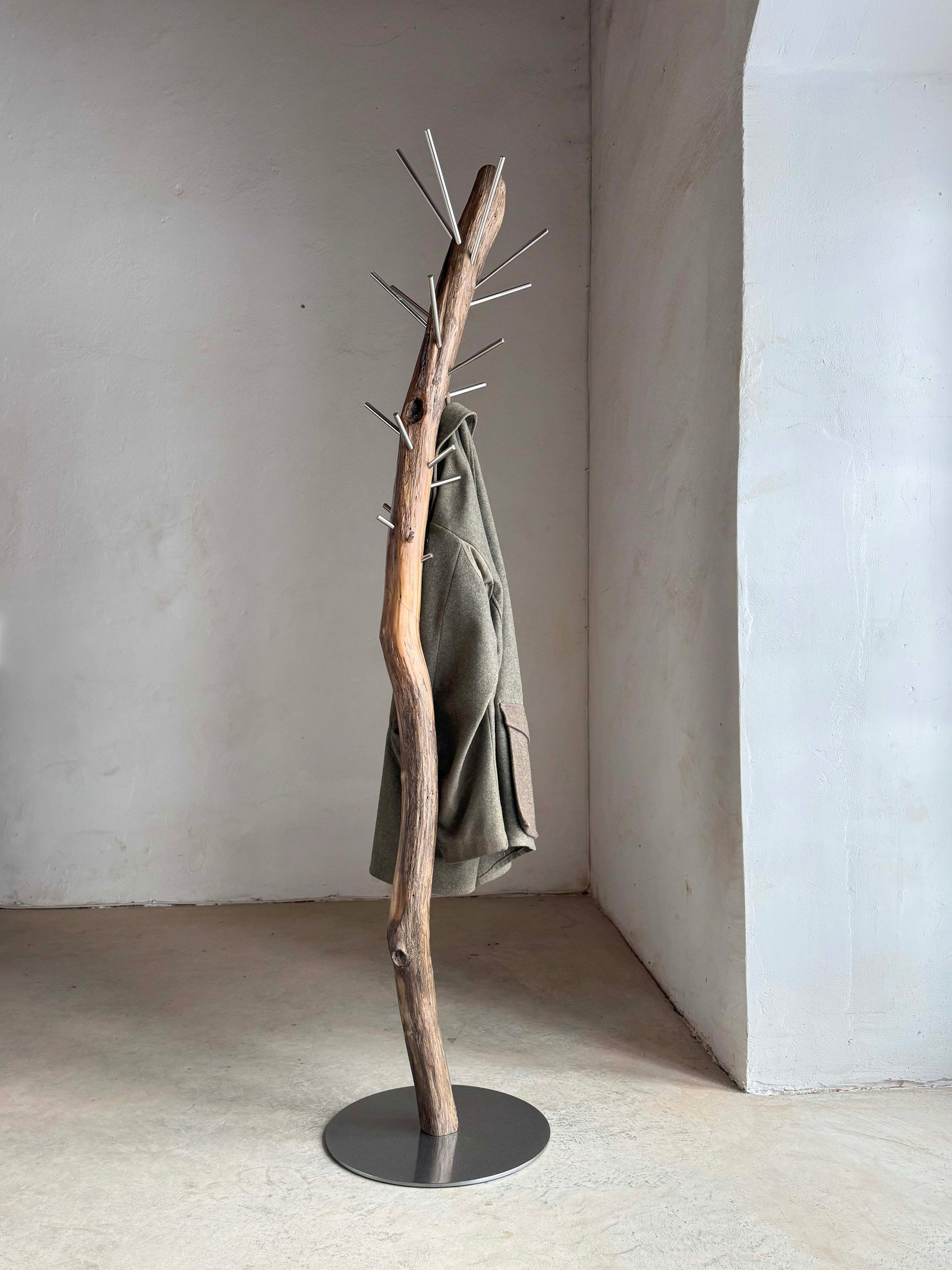 Wood Coat Rack Two worlds | Ray L'Mondes