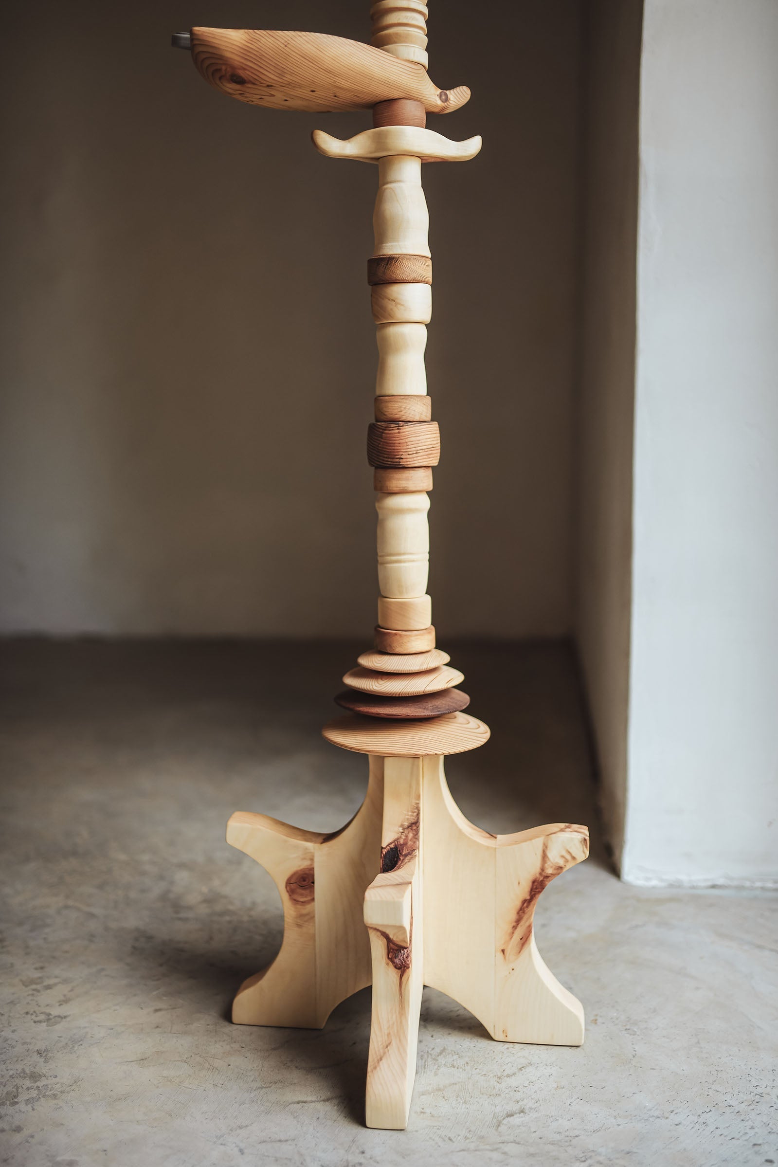 Wood Coat Rack Doha | Ray L'Mondes