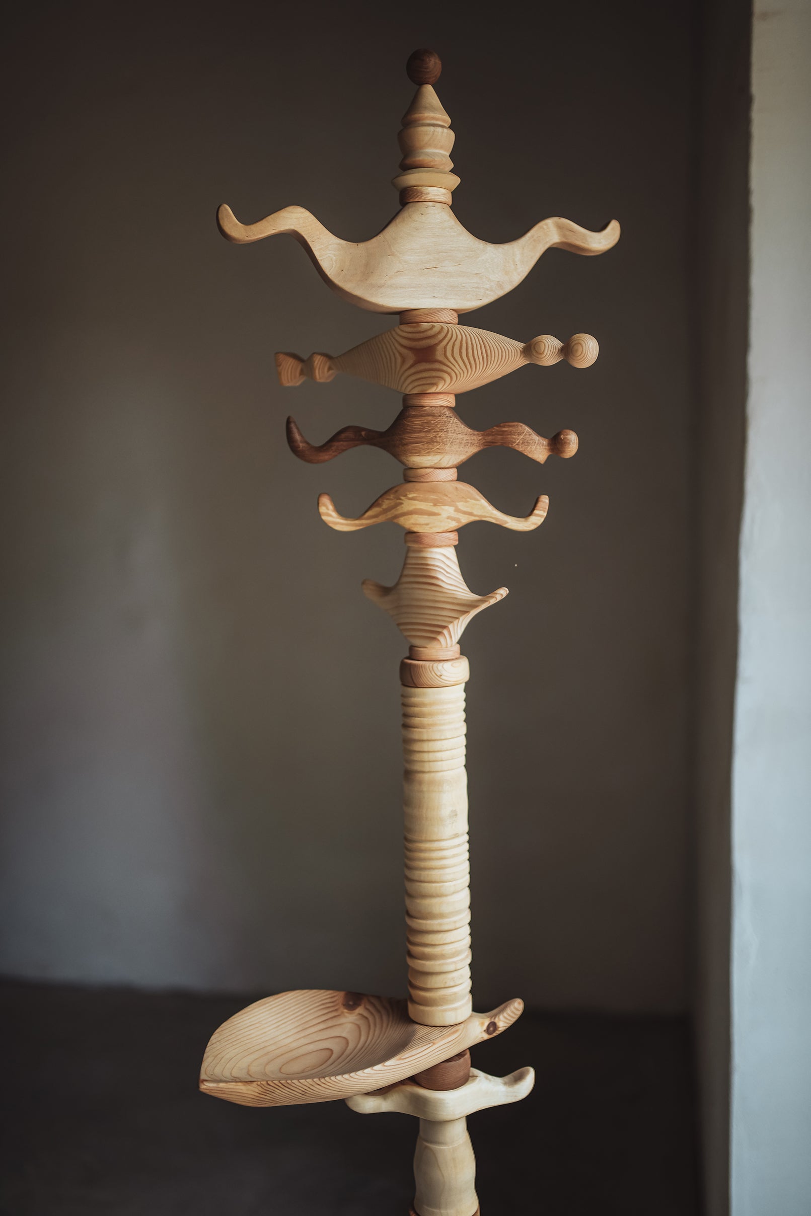 Wood Coat Rack Doha | Ray L'Mondes